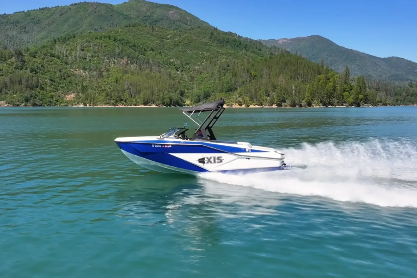 Axis T220-R at full speed showing side profile on open water at Shasta Lake