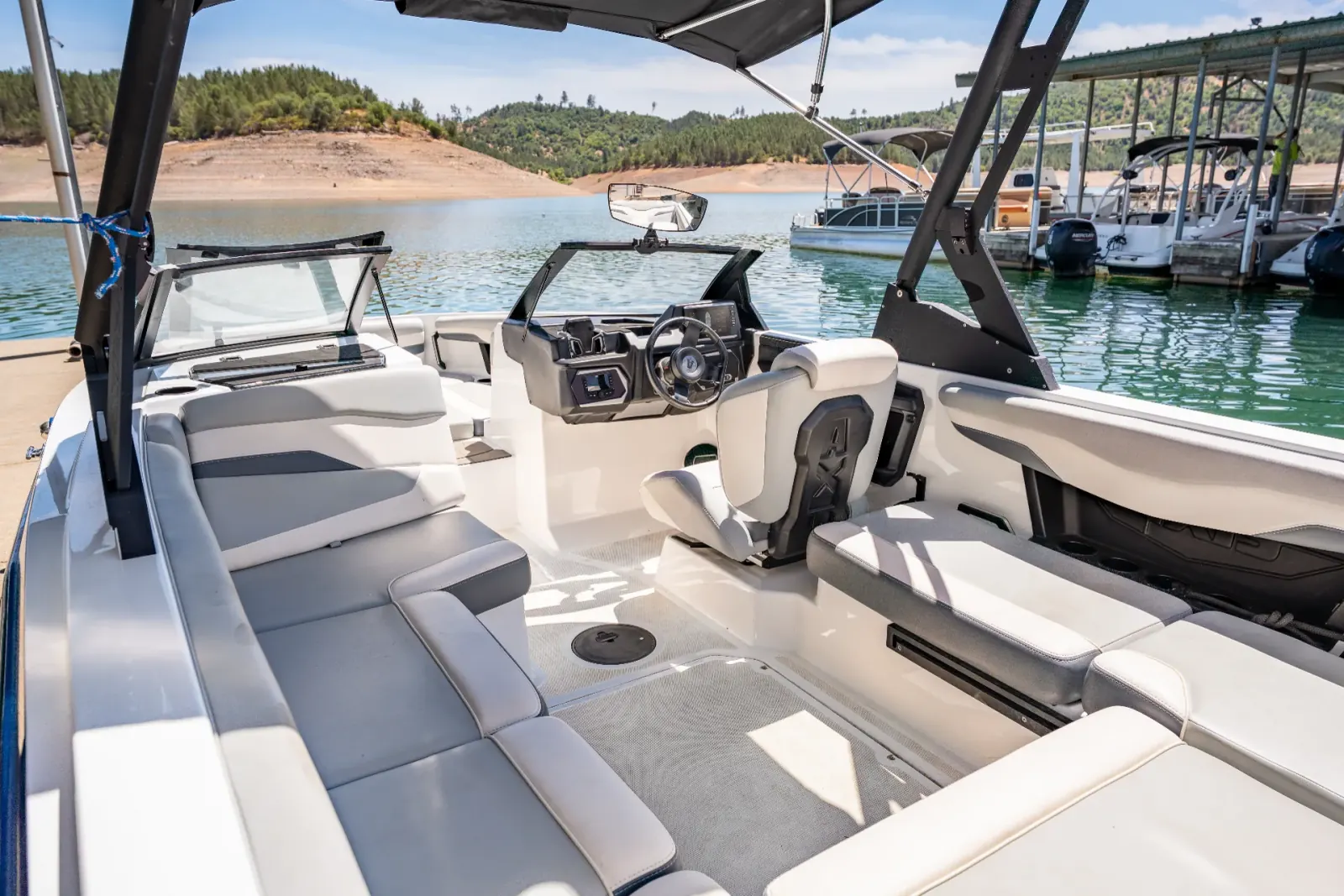 Centurion T-5 cockpit seating layout at Silverthorn Resort marina on Shasta Lake
